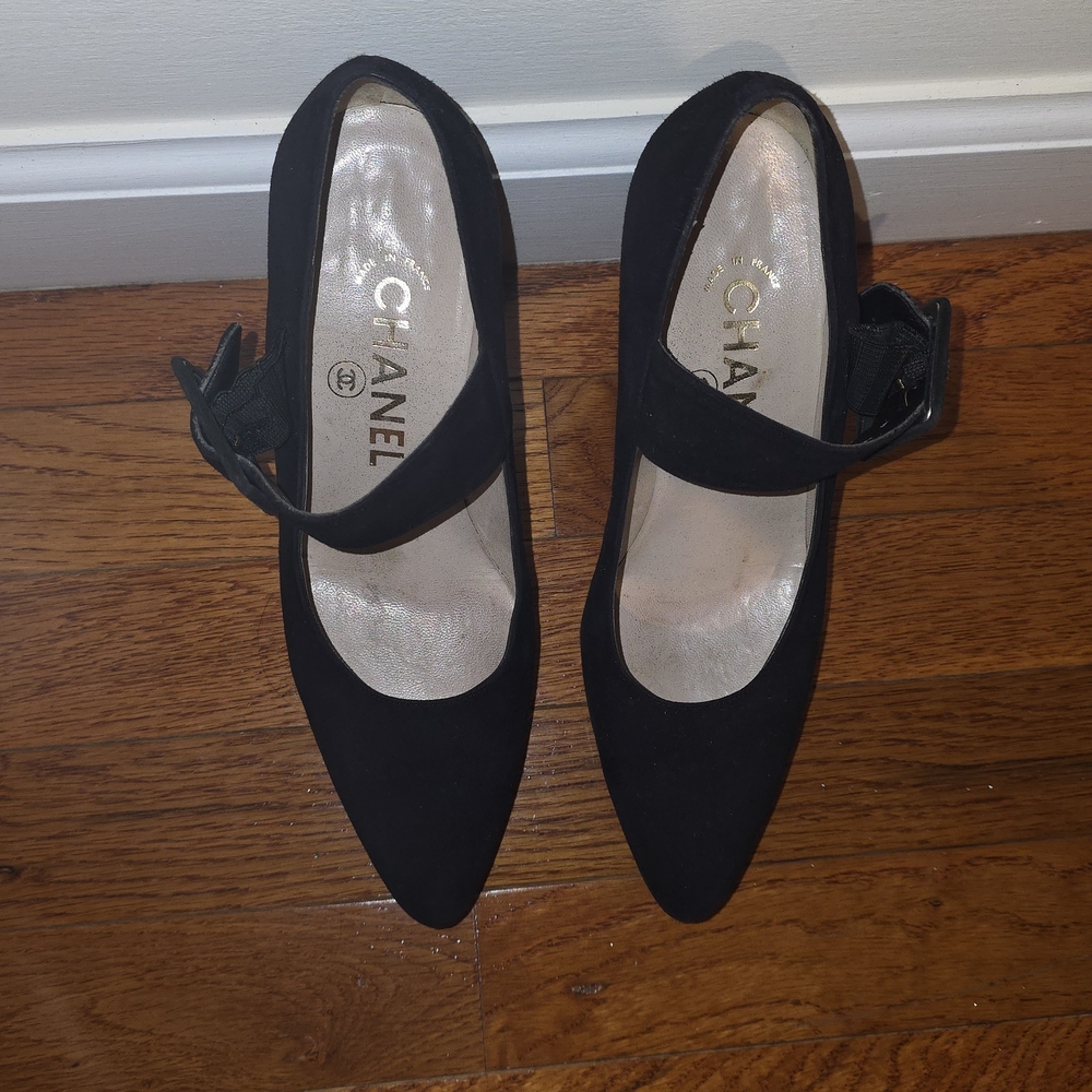 Chanel Black Women's Shoes - Picture 2 of 10